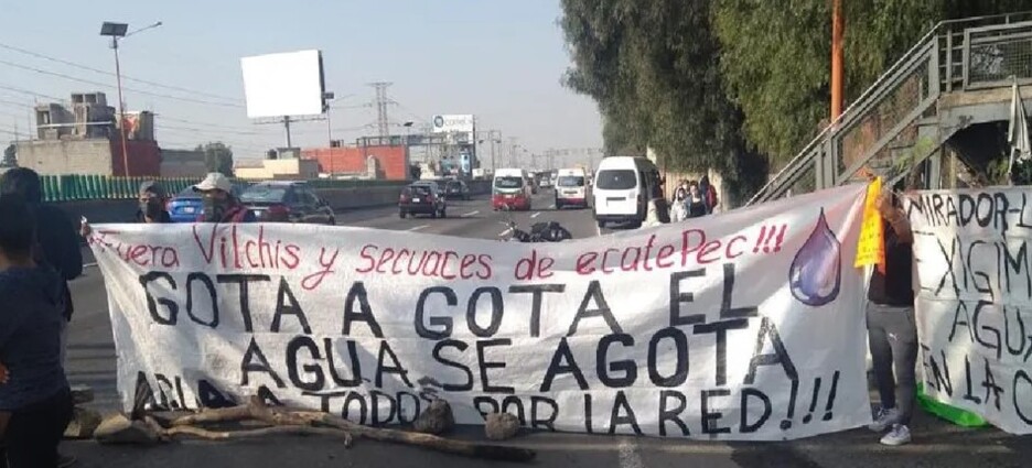 Bloquean autopista México-Pachuca para exigir agua potable en Ecatepec