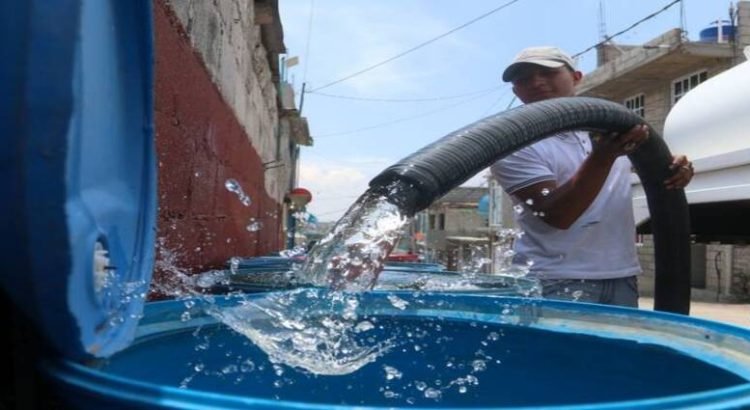 Vecinos de Ecatepec, quieren perforar pozos debido a la desesperación por falta de agua