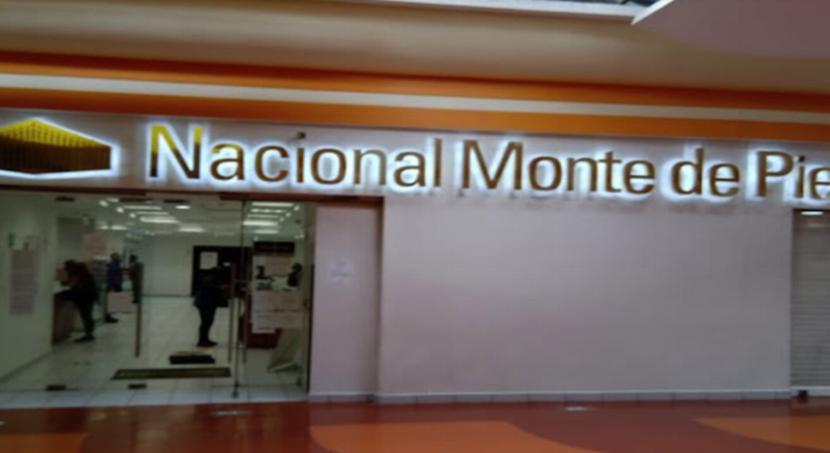 Sujetos intentan robar una casa de empeño ubicada en un centro comercial de Ecatepec