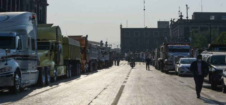 Gobiernos de Edomex e Hidalgo prometen continuidad en indagatorias por extorsión a transportistas