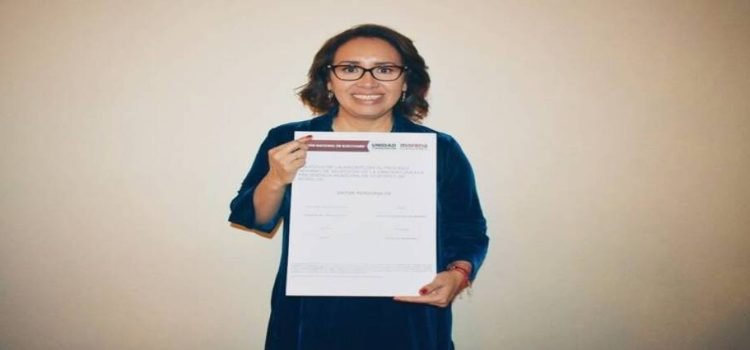 Azucena Cisneros se registra como candidata a la alcaldía de Ecatepec Azucena Cisneros se registra como candidata a la alcaldía de Ecatepec