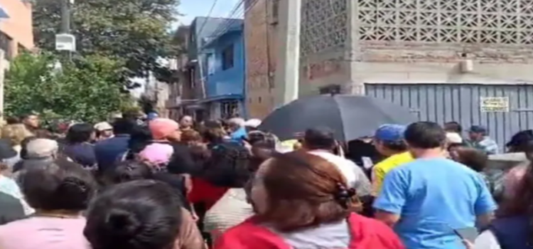 Vecinos de Santa Clara, Ecatepec se quejan por falta de agua