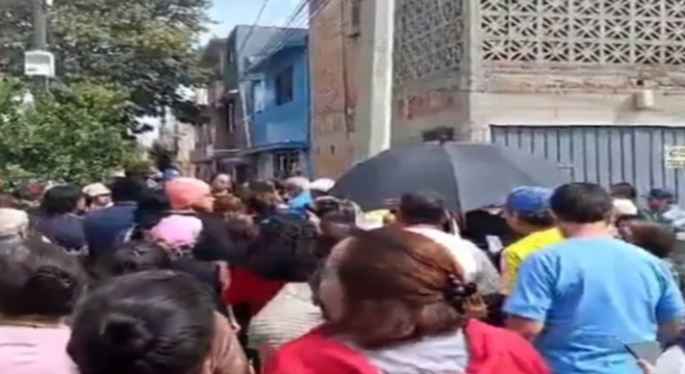 Vecinos de Santa Clara, Ecatepec se quejan por falta de agua