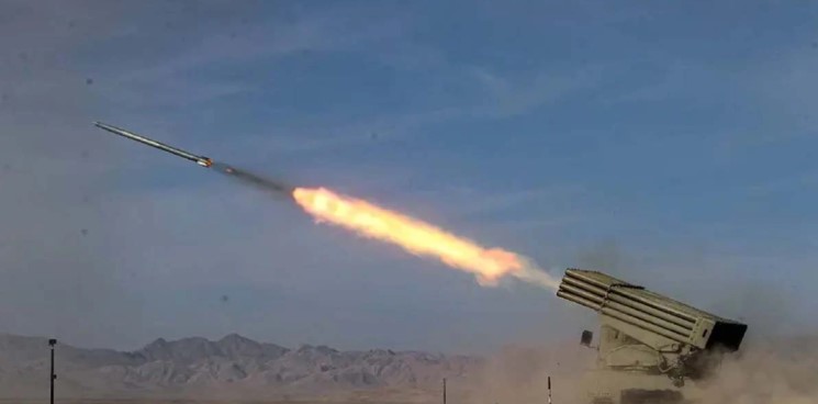Cumple Irán su amenaza: Lanza drones kamikaze contra Israel