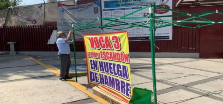 Profesor de Vocacional 3 de Ecatepec inicia huelga de hambre