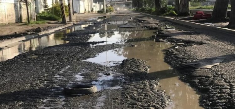 Avenida Nacional luce “destrozada” tras lluvias en Ecatepec Avenida Nacional luce “destrozada” tras lluvias en Ecatepec