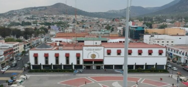Funcionarios se regalan seguro de vida a nada de cambio de Gobierno en Ecatepec Funcionarios se regalan seguro de vida a nada de cambio de Gobierno en Ecatepec