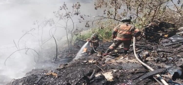 Controlan incendio en centro de reciclaje irregular en Ecatepec