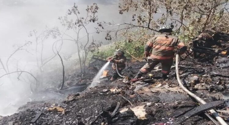 Controlan incendio en centro de reciclaje irregular en Ecatepec