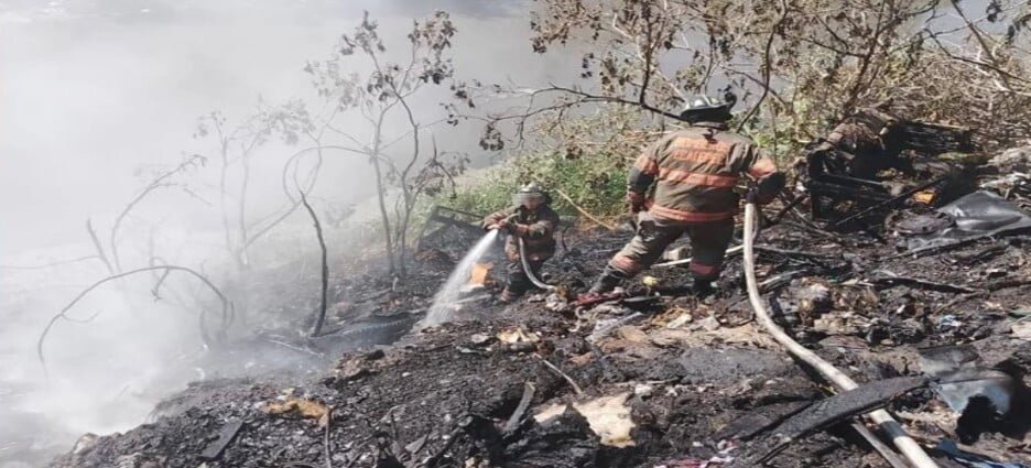 Controlan incendio en centro de reciclaje irregular en Ecatepec