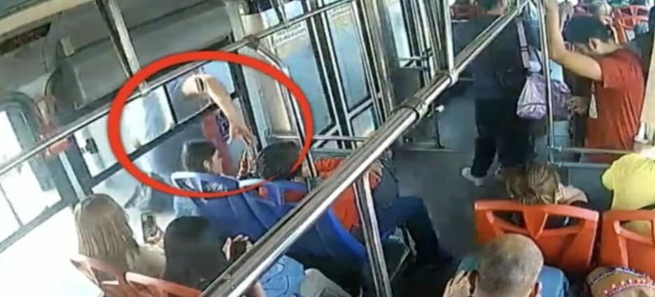 Captan robos de celular a pasajeras del Mexibús en Ecatepec