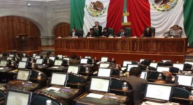Grupos parlamentarios aprueban eliminar delito de ultrajes del Código Penal en Edomex