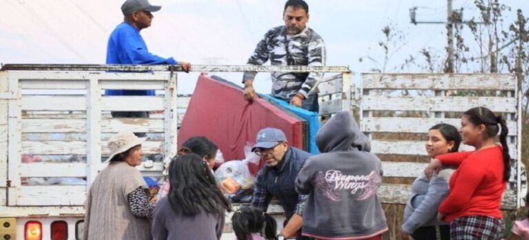 Apoyan en Ecatepec a familias indígenas afectadas por incendio