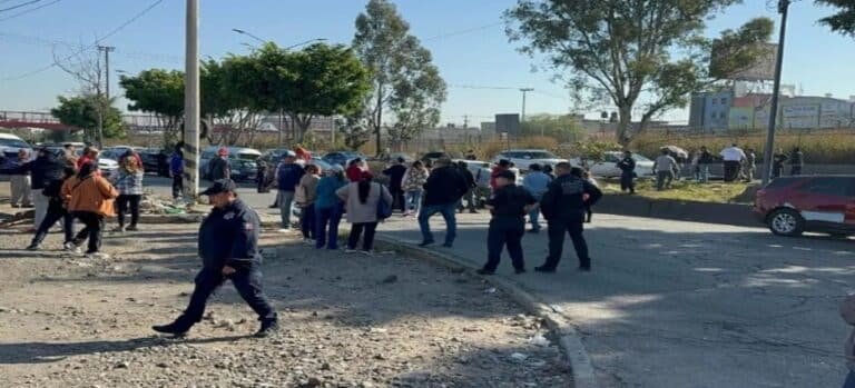 Habitantes de Ecatepec protestan por falta de agua