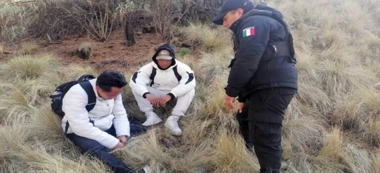 Rescatan a dos jóvenes de Ecatepec en el Nevado de Toluca