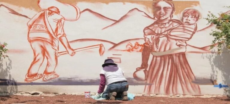 Llevan arte, historia y color a muros de Ecatepec
