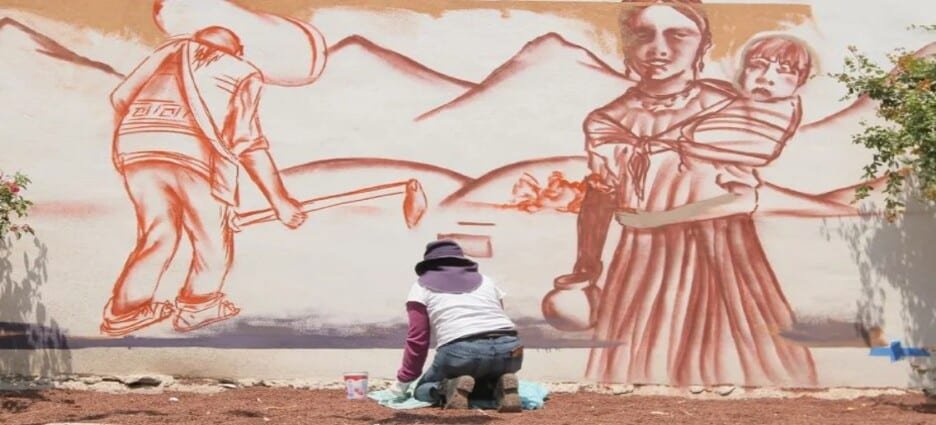 Llevan arte, historia y color a muros de Ecatepec