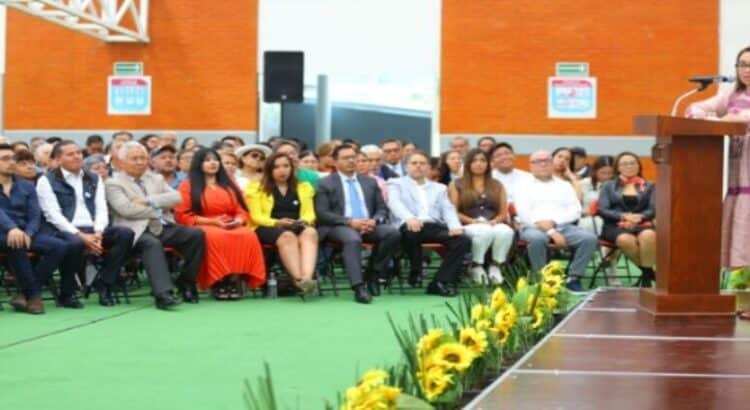 Entregan sentencias de regularización de viviendas en Ecatepec