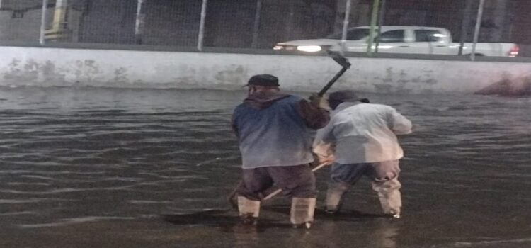 Sapase atiende encharcamientos en límites de Ecatepec y Tecámac