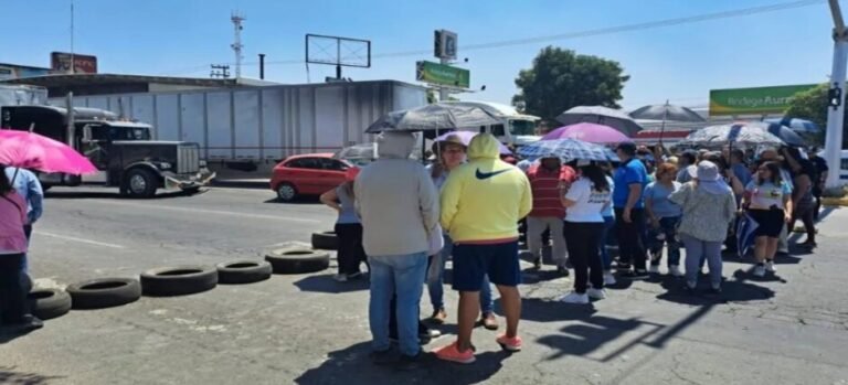 Habitantes de Ecatepec bloquean Vía Morelos por desabasto de agua potable