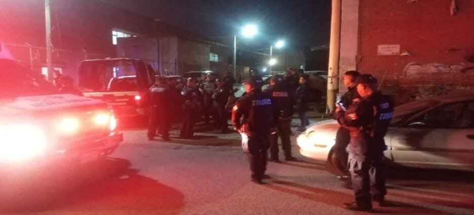 Balacera deja saldo de un policía herido y un asaltante muerto en Ecatepec