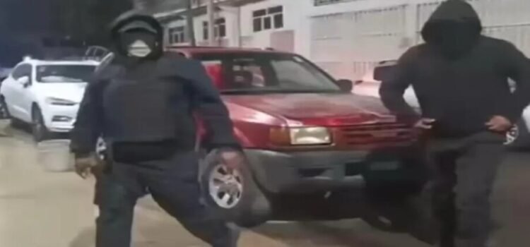 Separan de su cargo a Policías de Ecatepec por usar patrulla para promocionar lucha libre