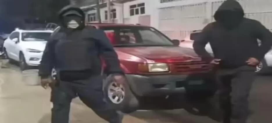 Separan de su cargo a Policías de Ecatepec por usar patrulla para promocionar lucha libre