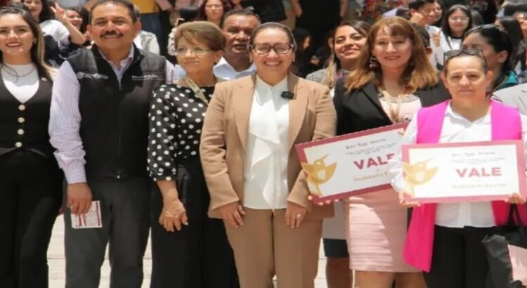 “El cambio llega a Ecatepec con mejor infraestructura educativa”: Azucena Cisneros