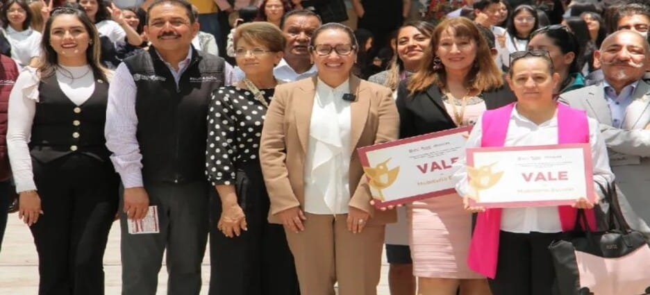 "El cambio llega a Ecatepec con mejor infraestructura educativa": Azucena Cisneros