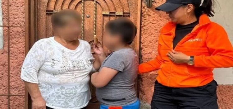 Policía resguarda a menor con autismo extraviado en Ecatepec