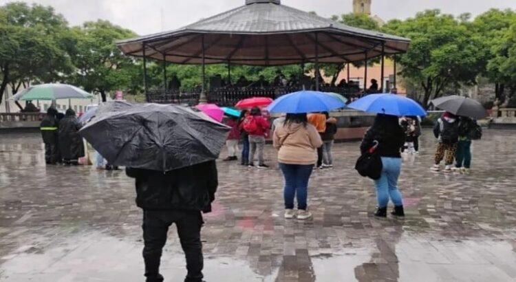 Continuarán las fuertes lluvias por monzón en Edomex