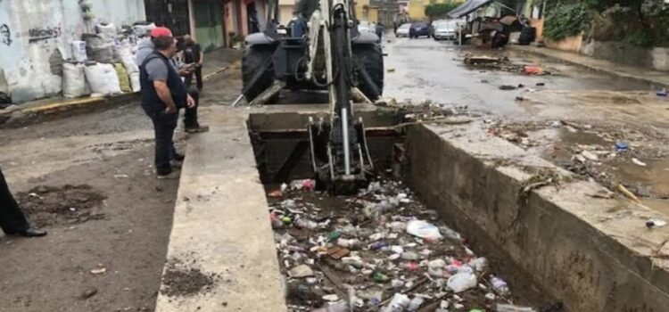 Retiran basura y liberan colector clave contra inundaciones en Ecatepec Retiran basura y liberan colector clave contra inundaciones en Ecatepec