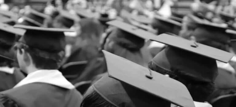 Alumno pierde la vida durante graduación en Preparatoria 81 de Ecatepec