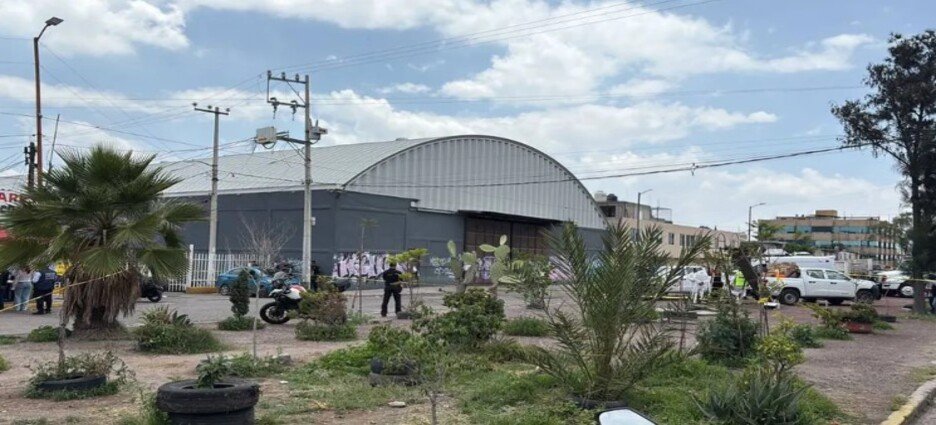 Comienzan limpieza de bodega infestada de ratas en Ecatepec
