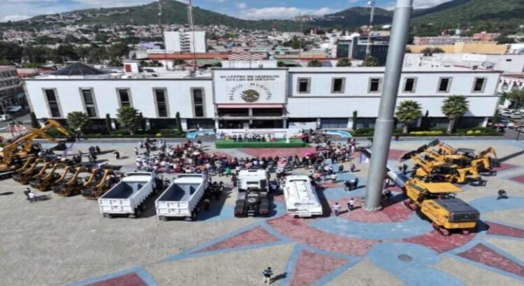 Inicia operaciones “tren de repavimentación” para calles de Ecatepec