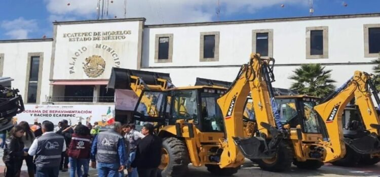 Gobierno de Ecatepec invierte 143 MDP en máquina para bacheo Gobierno de Ecatepec invierte 143 MDP en máquina para bacheo