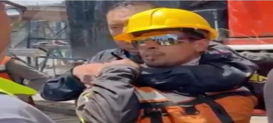 Captan a Policía dando zape a un albañil en Ecatepec; fue separado del cargo