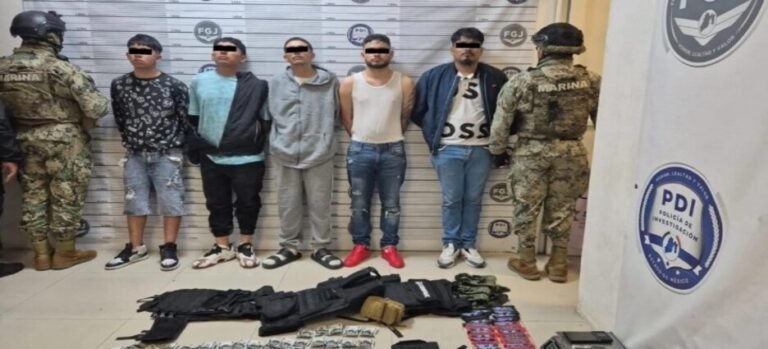 Caen a 5 sujetos con cientos de dosis de narcóticos en Ecatepec