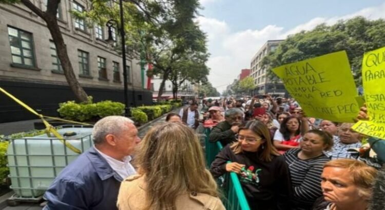 Ministro celebra primera audiencia pública tras marcha por falta de agua en Ecatepec