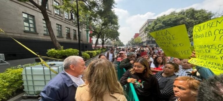 Ministro celebra primera audiencia pública tras marcha por falta de agua en Ecatepec