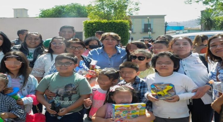 Gobernadora Delfina Gómez respalda a estudiantes de Ecatepec