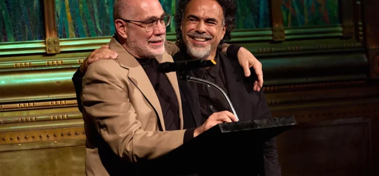“Amores Perros” celebra 25 años en Bellas Artes: Iñárritu y Arriaga se reconcilian en histórica función “Amores Perros” celebra 25 años en Bellas Artes: Iñárritu y Arriaga se reconcilian en histórica función