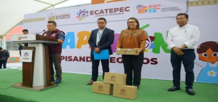 Alcaldesa entrega zapatos de manera gratuita a 800 estudiantes de nivel básico en Ecatepec