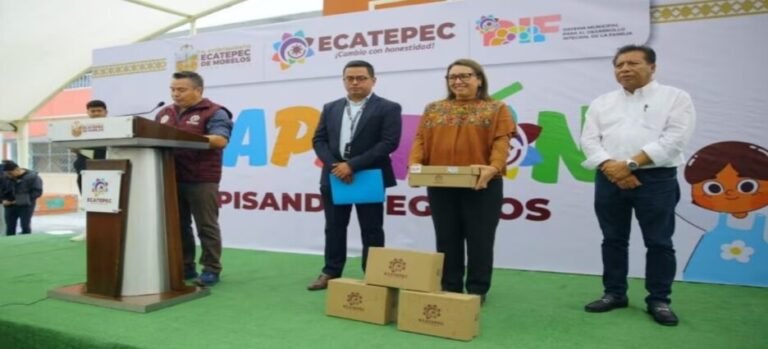 Alcaldesa entrega zapatos de manera gratuita a 800 estudiantes de nivel básico en Ecatepec