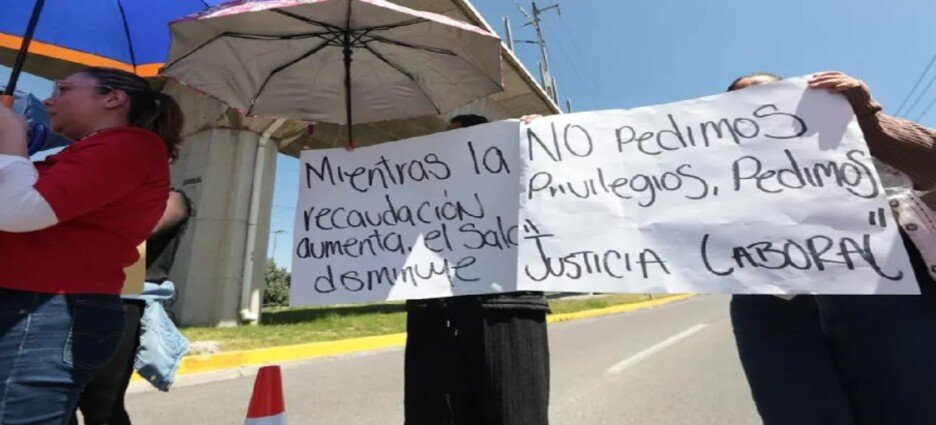 Trabajadores del SAT en Edomex exigen mejoras salariales