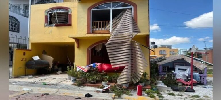 Explota casa por acumulación de gas en Ecatepec; reportan un lesionado