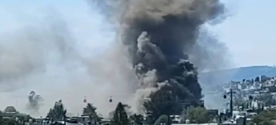 Incendio afecta a fábrica de colchones en San Andrés de la Cañada, Ecatepec