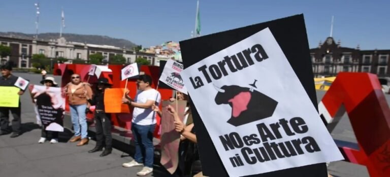 Activistas piden prohibir corridas de toros a Congreso del Edomex