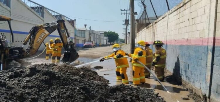 Registran fuga de gas natural en zona industrial de Ecatepec Registran fuga de gas natural en zona industrial de Ecatepec