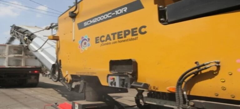 Repavimentan avenida Insurgentes tras 30 años de abandono en Ecatepec